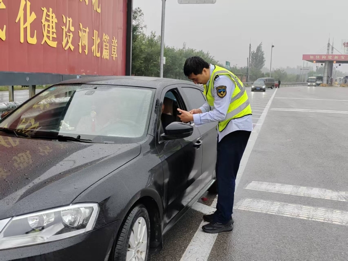 10-08衡水湖雨中导航师